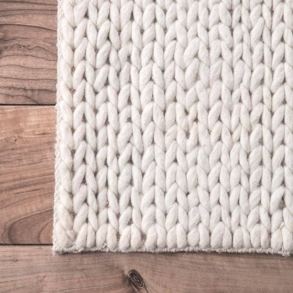 Caryatid Chunky Woolen Cable Off-White 6 ft. Round Rug