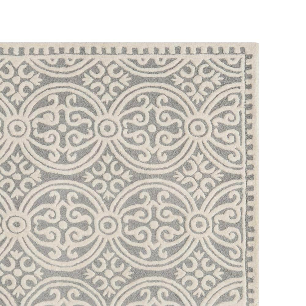 SAFAVIEH Cambridge Leslie Geometric Wool Area Rug, Silver/Ivory, 6' x 6' Square