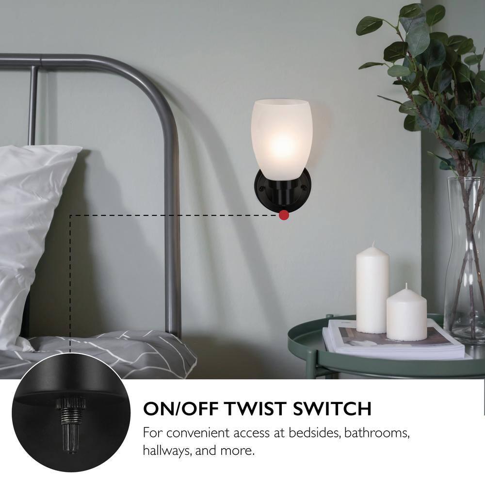 Design House Lydia Wall Light in Matte Black