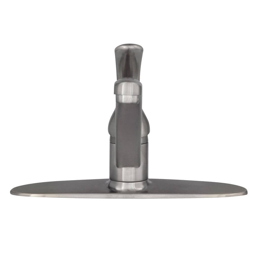 Delta Foundations Single-Handle Kitchen Sink Faucet with Side Sprayer, 4-Hole Kitchen Faucet B4410LF-SS