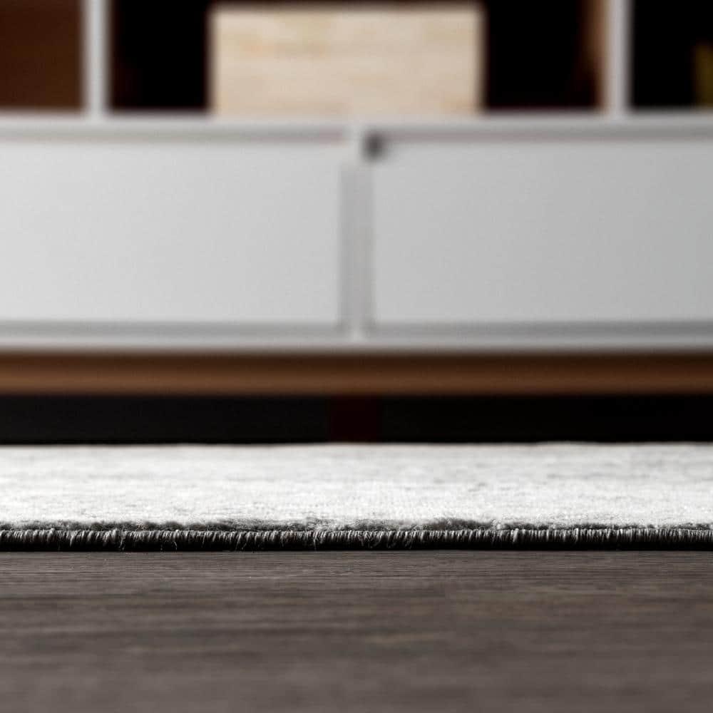 6'x6' Modern Persian Vintage Medallion Area Rug, Light Grey - JONATHAN Y