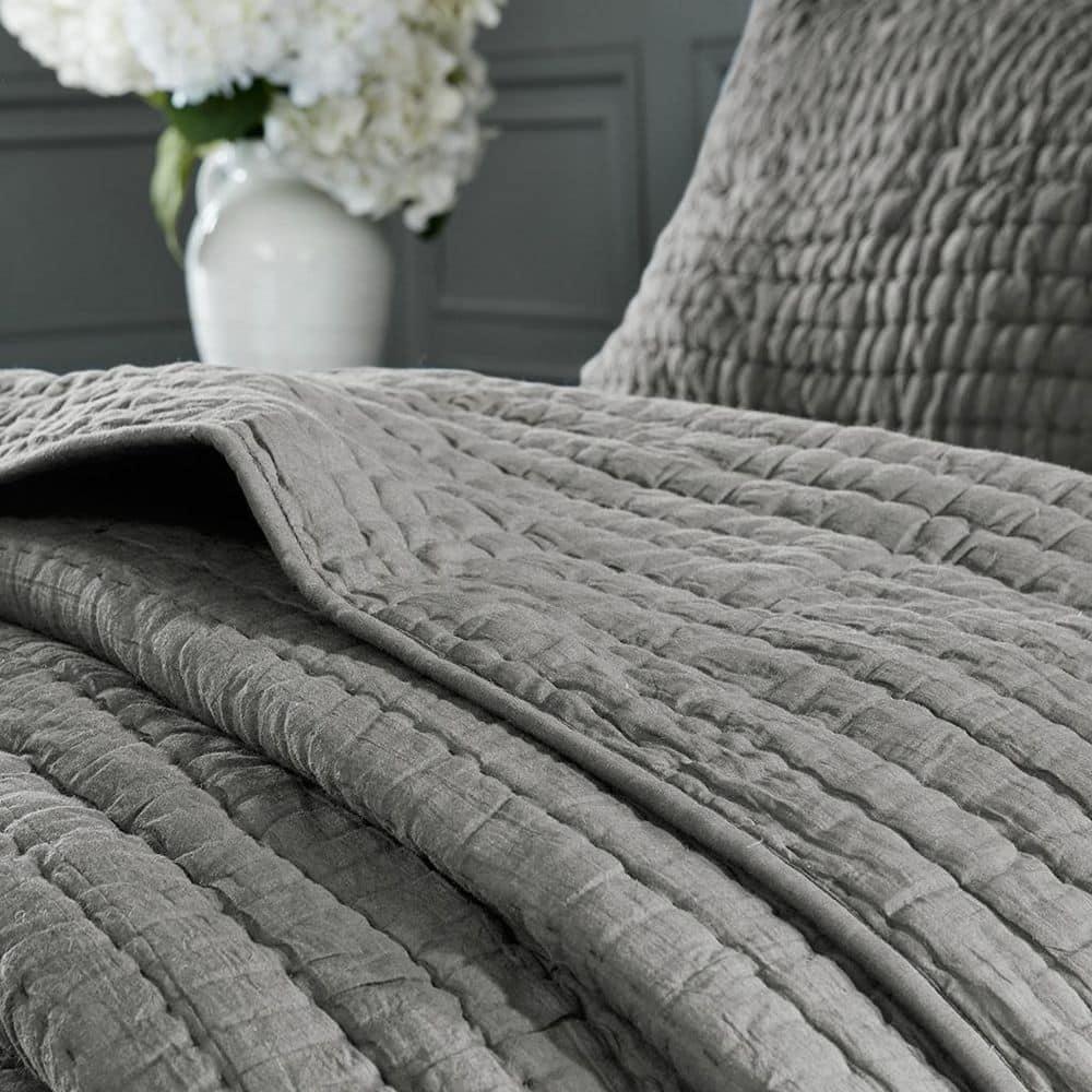 Madison Park Signature Madison Park Signature Serene 3 Piece Hand Quilted Cotton Quilt Set