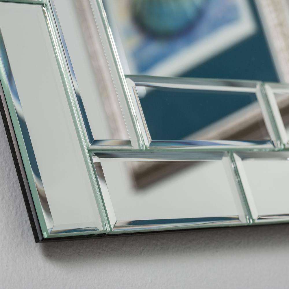 Decor Wonderland SSM414-2 Grand Street Modern Bathroom Mirror - Silver