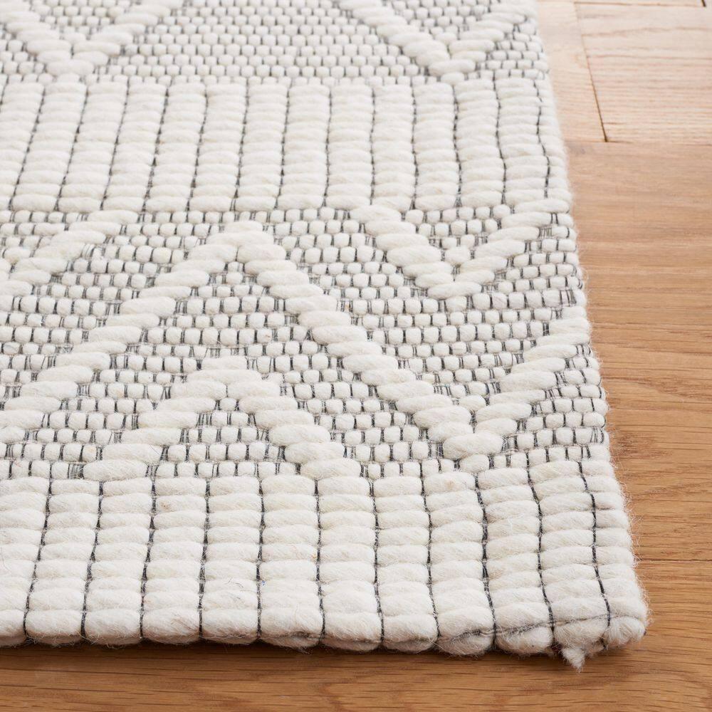 Marbella MRB908 Hand Loomed Area Rug - Ivory/Beige - 5'x8' - Safavieh.
