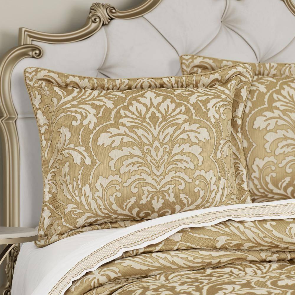 Augustina Comforter Set
