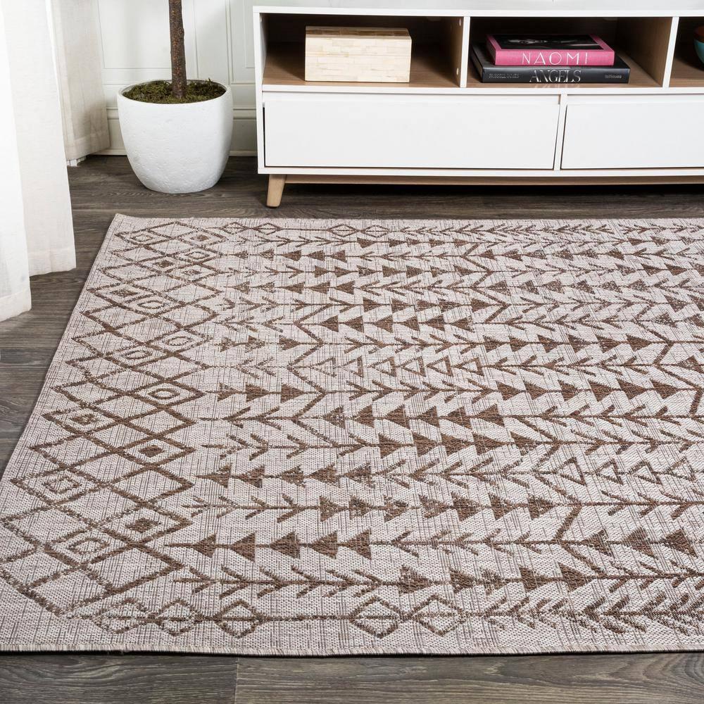 5'x8' Tokay Bohemian Geometric Indoor/Outdoor Area Rug, Beige/Brown - JONATHAN Y