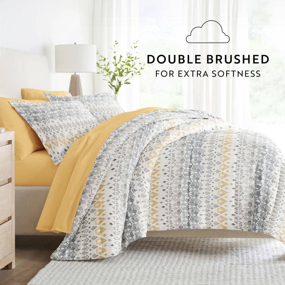 7-Piece Bedding Bundle - Pattern Comforter and Sheet Set