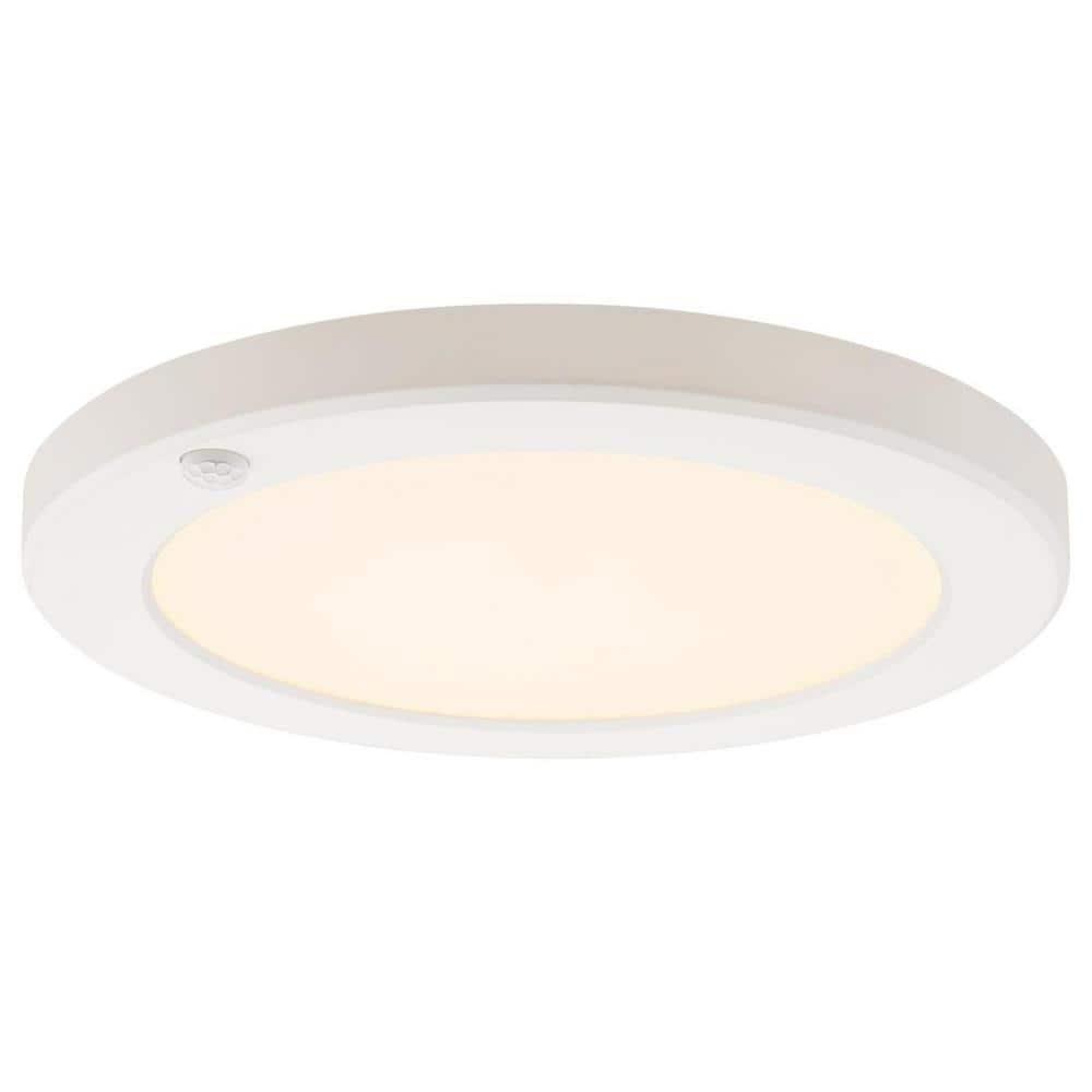 Westinghouse  Lighting 9 Inch 18 Watt LED Indoor Flush Mount Fixture with Motion Sensor and Color Temperature Selectable,White