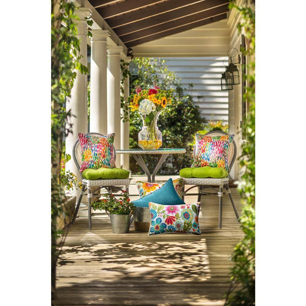 Pillow Perfect Floral Indoor/Outdoor Reversible Throw Pillow (Set of 2)
