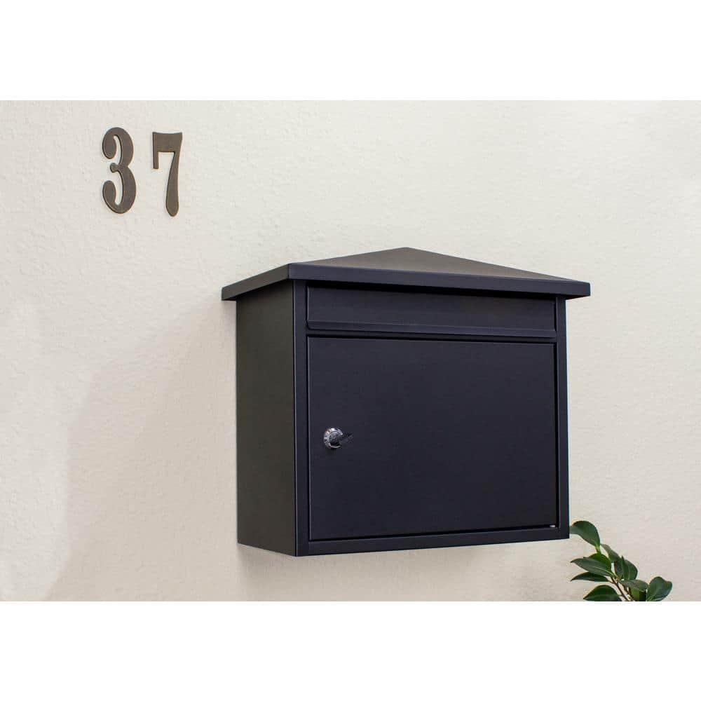 Qualarc Winfield Locking Wall Mounted Mailbox