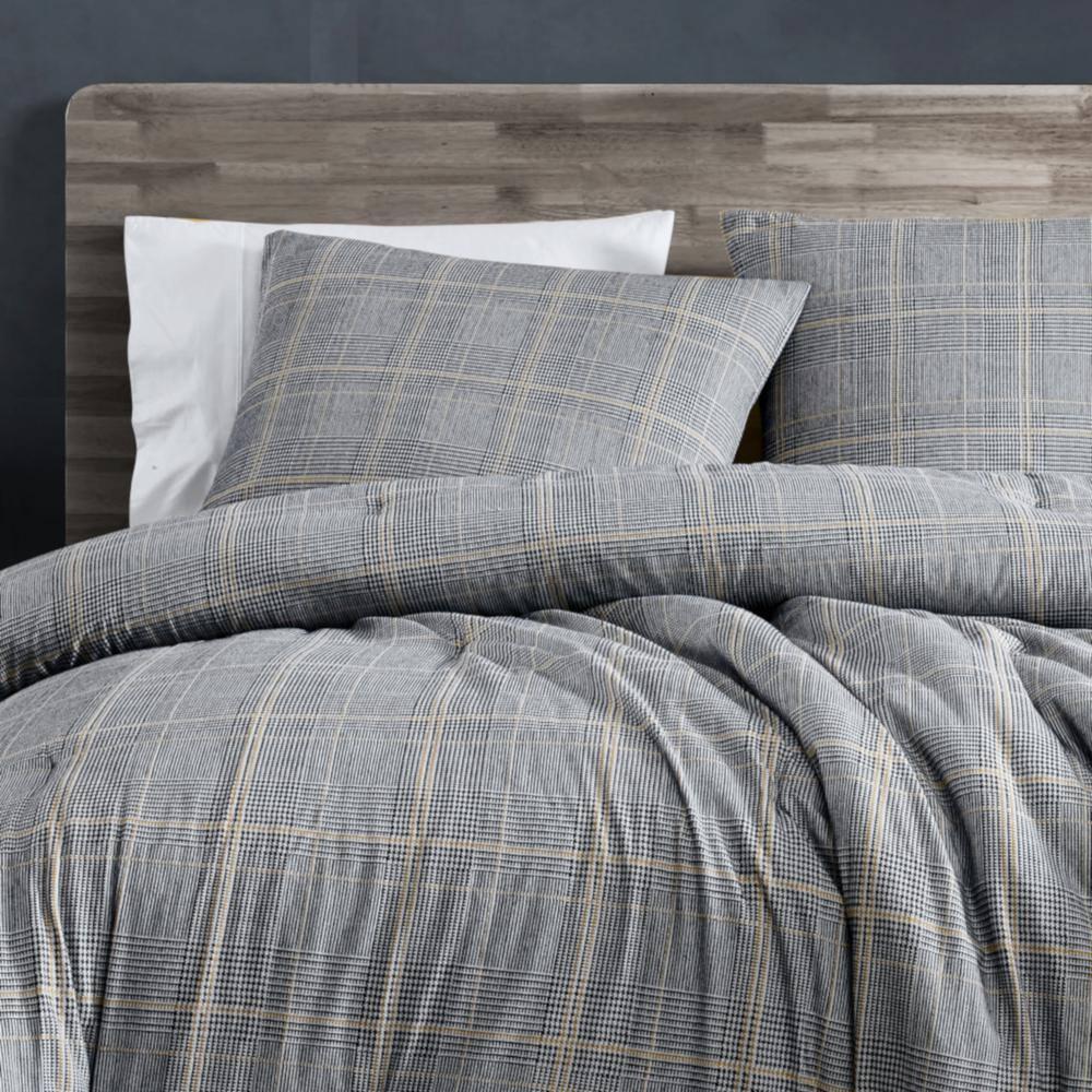 Kenneth Cole Kenneth Cole Sussex Flannel Black Comforter Set