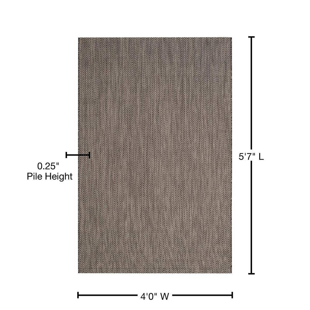 Courtyard CY8022 Power Loomed Indoor and Outdoor Area Rug - Black/Beige - 4'x5'7" - Safavieh