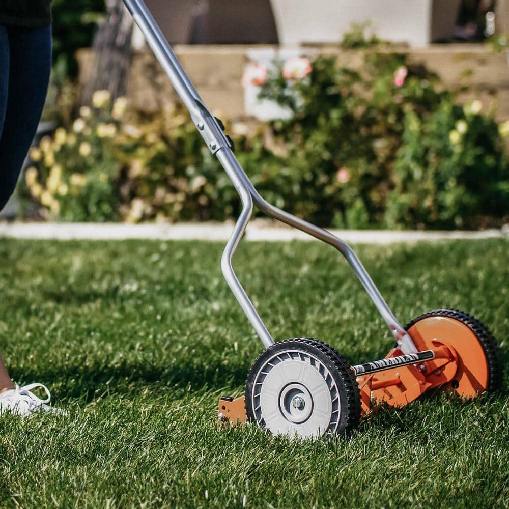 14 in. 4-Blade Manual Walk Behind Reel Lawn Mower