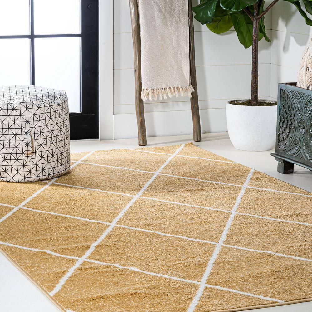8'x10'  Cole Minimalist Diamond Trellis Area Rug, Gold/White - JONATHAN Y