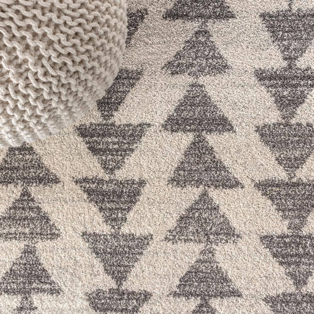 JONATHAN Y Aisha Moroccan Triangle Geometric Cream/Gray 5' Square Area Rug