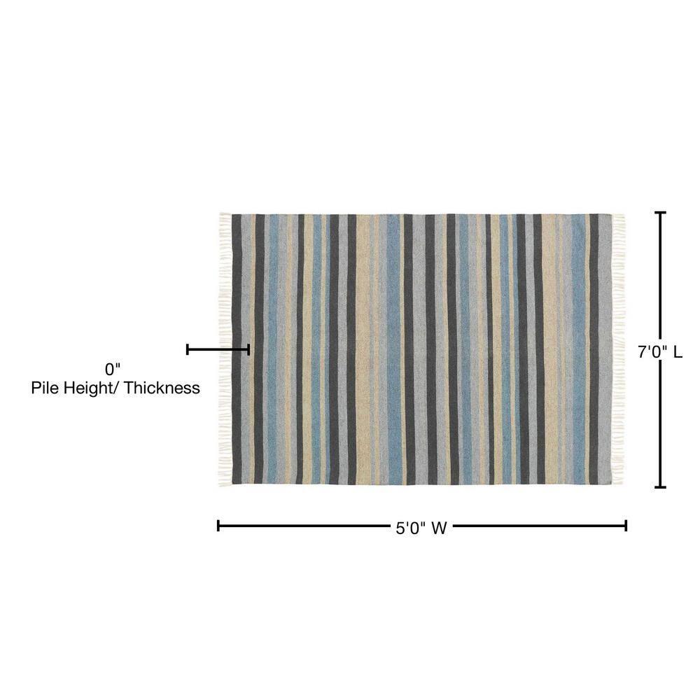 Chesapeake Lori Collection Denim Hand Woven Area Rug ( 5'x7')