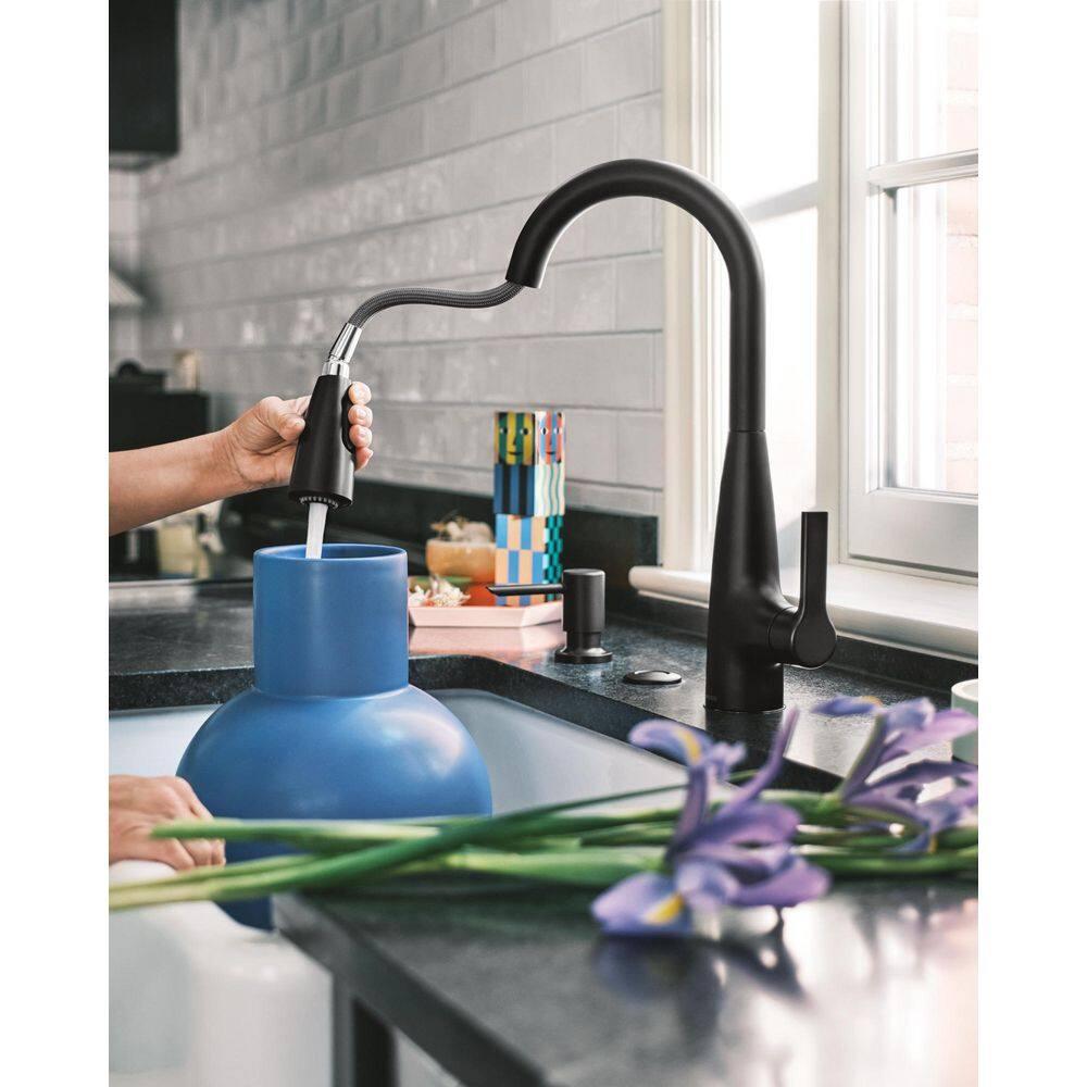 Moen Haelyn Matte Black Single Handle Deck-mount Handle Residential Pull-down Kitchen Faucet with Sprayer ( Deck Plate Included ) (Soap Dispenser Included)