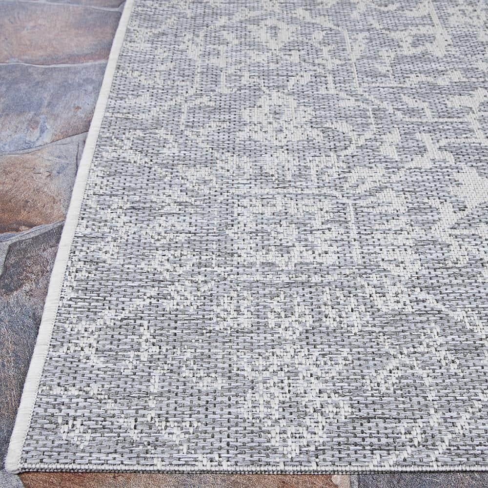 Couristan Monte Carlo Palmette Indoor/Outdoor Area Rug, 5'3" x 7'6", Grey-Ivory