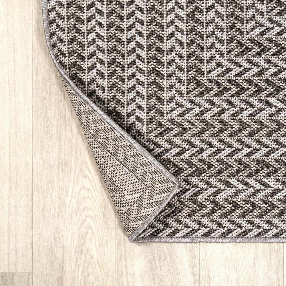 5' x 8' Chevron Modern Concentric Squares Indoor/Outdoor Area Rug, Black/Light Gray - JONATHAN Y
