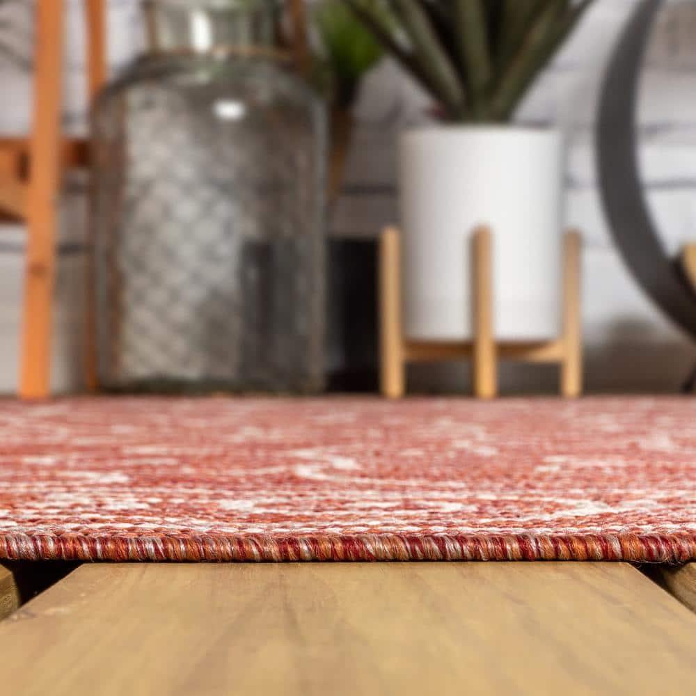 5' Round Charleston Vintage Filigree Textured Weave Indoor/Outdoor Area Rug, Red/Beige - JONATHAN Y