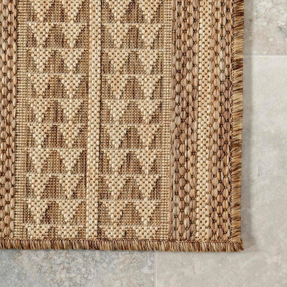 nuLOOM 4' x 6' Outdoor Geometric Area Rug, Stain Resistant, Weather Resistant, High Traffic, Patio, Balcony, Outside, Ranya Light Brown