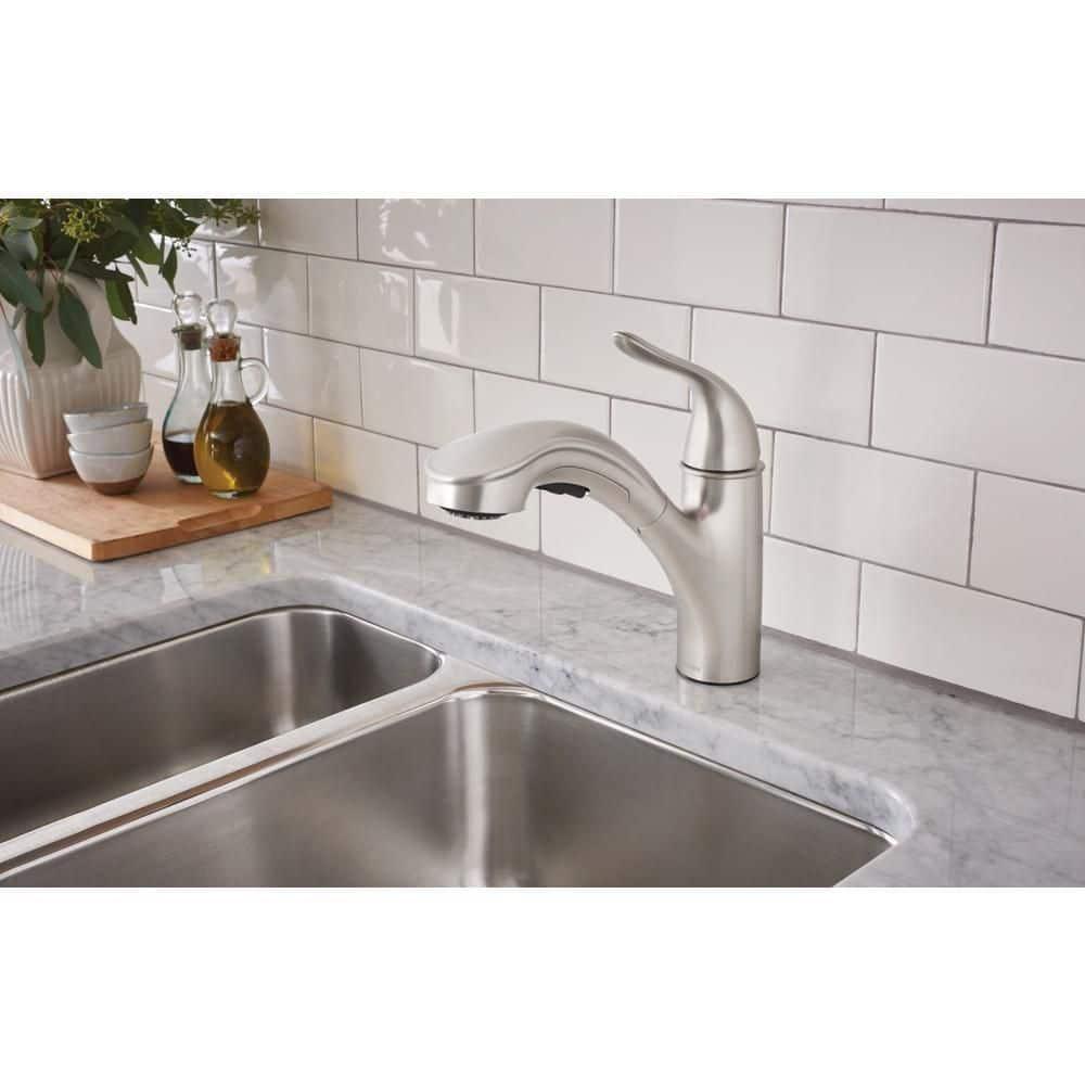 MOEN Brecklyn Single-Handle Pull-Out Sprayer Kitchen Faucet with Power Clean in Spot Resist Stainless