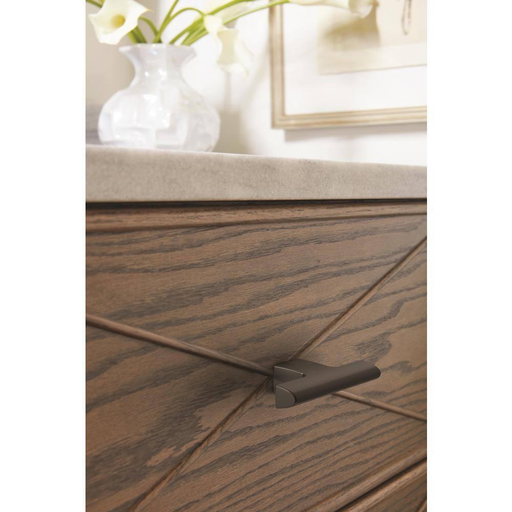 Riva 2 1/2" Length Bar Knob
