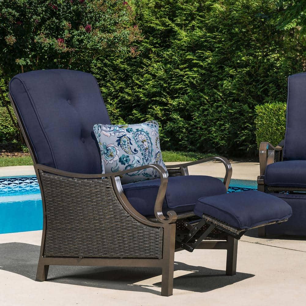 Hanover Paisley Linen Indoor/Outdoor Throw Pillow