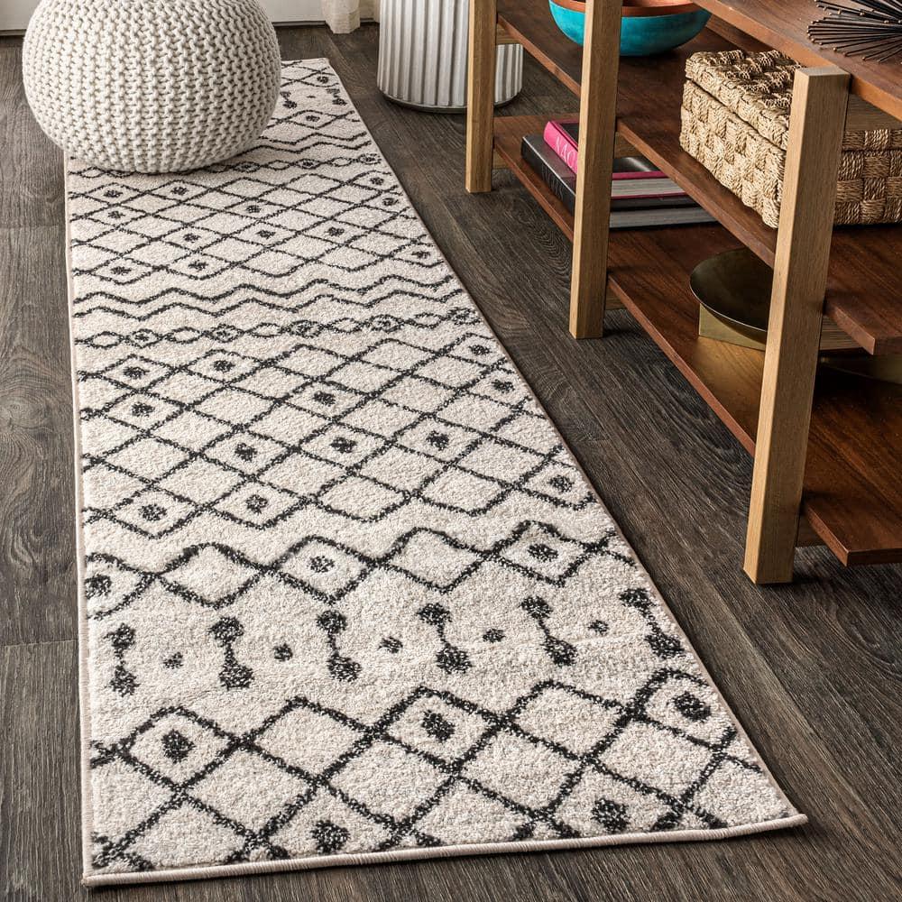 2'x8' Aksil Moroccan Beni Souk Runner Rug, Cream/Black - JONATHAN Y
