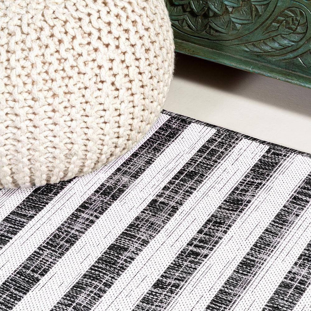8'x10' Sukie Modern Offset Stripe Indoor/Outdoor Area Rug, Black/Ivory - JONATHAN Y