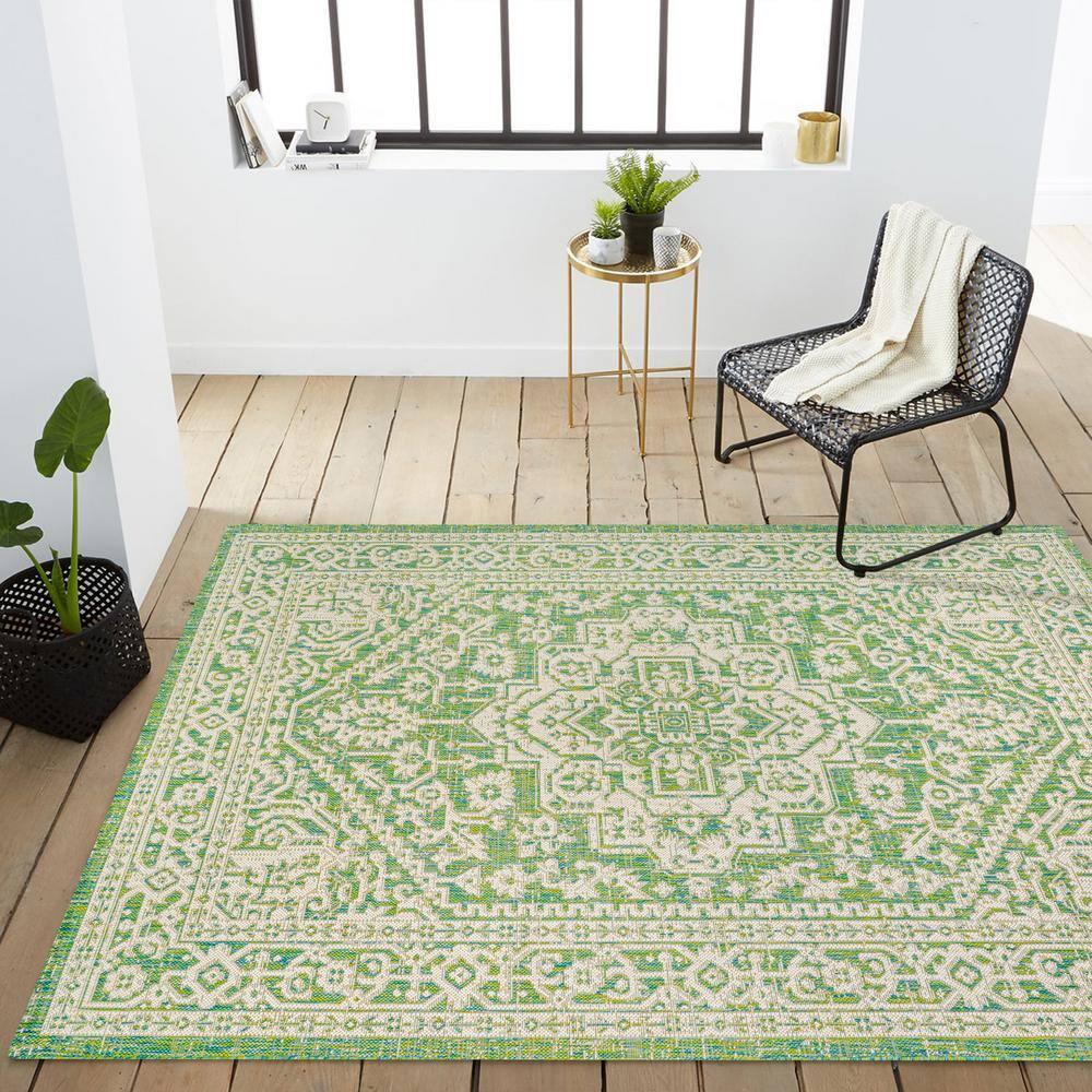 8' x 10' Sinjuri Medallion Textured Weave Indoor/Outdoor Area Rug, Cream/Green - JONATHAN Y