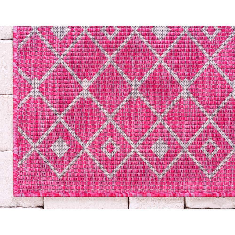 Unique Loom 5' 1 x 8' 0 Rectangle Indoor/Outdoor Trellis Fuschia Area Rug