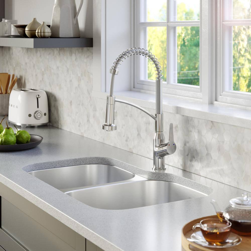 Karran Scottsdale Single-Handle Pull-Down Sprayer Kitchen Faucet
