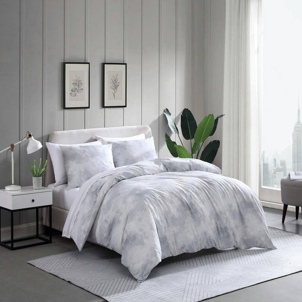 Gray/White Reversible 2 Piece Duvet Cover Set