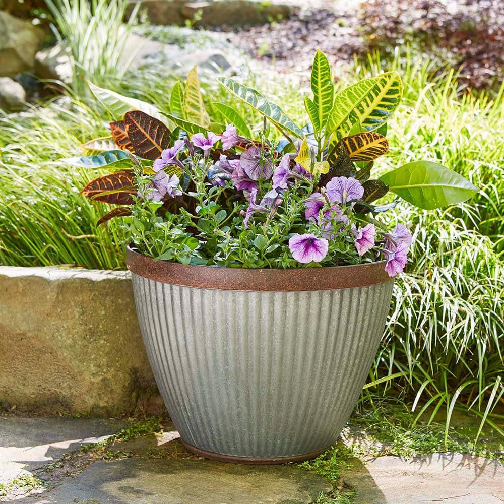 Southern Patio® Westlake Resin Pot Planter