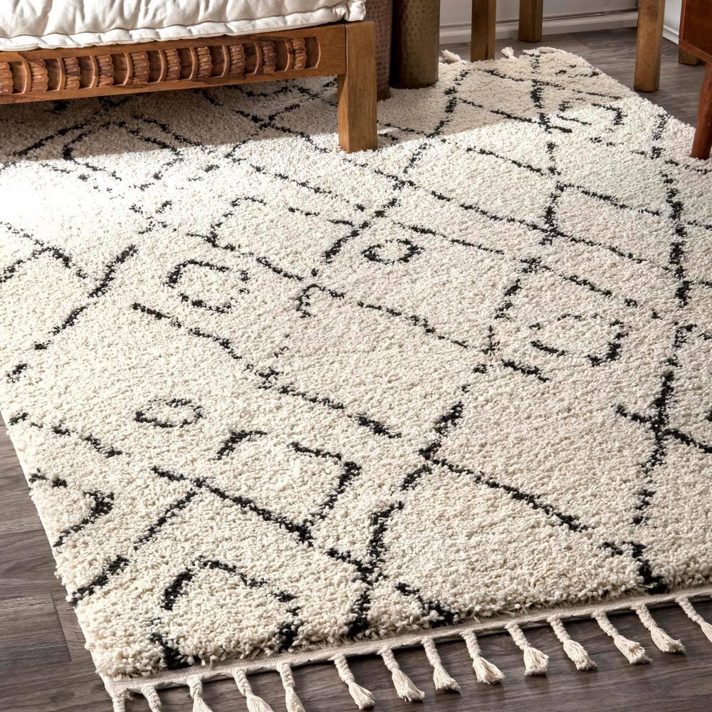 Nieves Moroccan Diamond Tassel Off-White 8 ft. x 10 ft. Area Rug