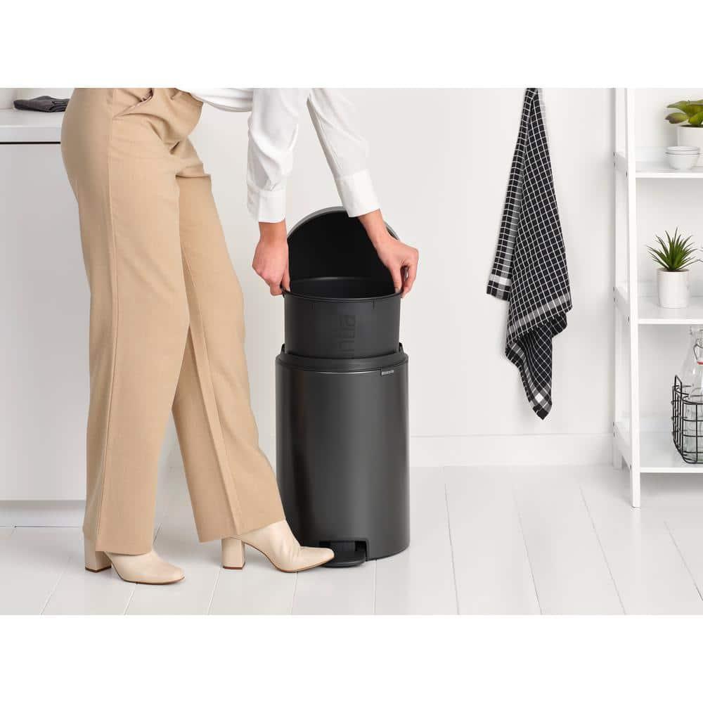 Confident Gray Polypropylene Round Step-On Trash Can, 5.3 Gallon