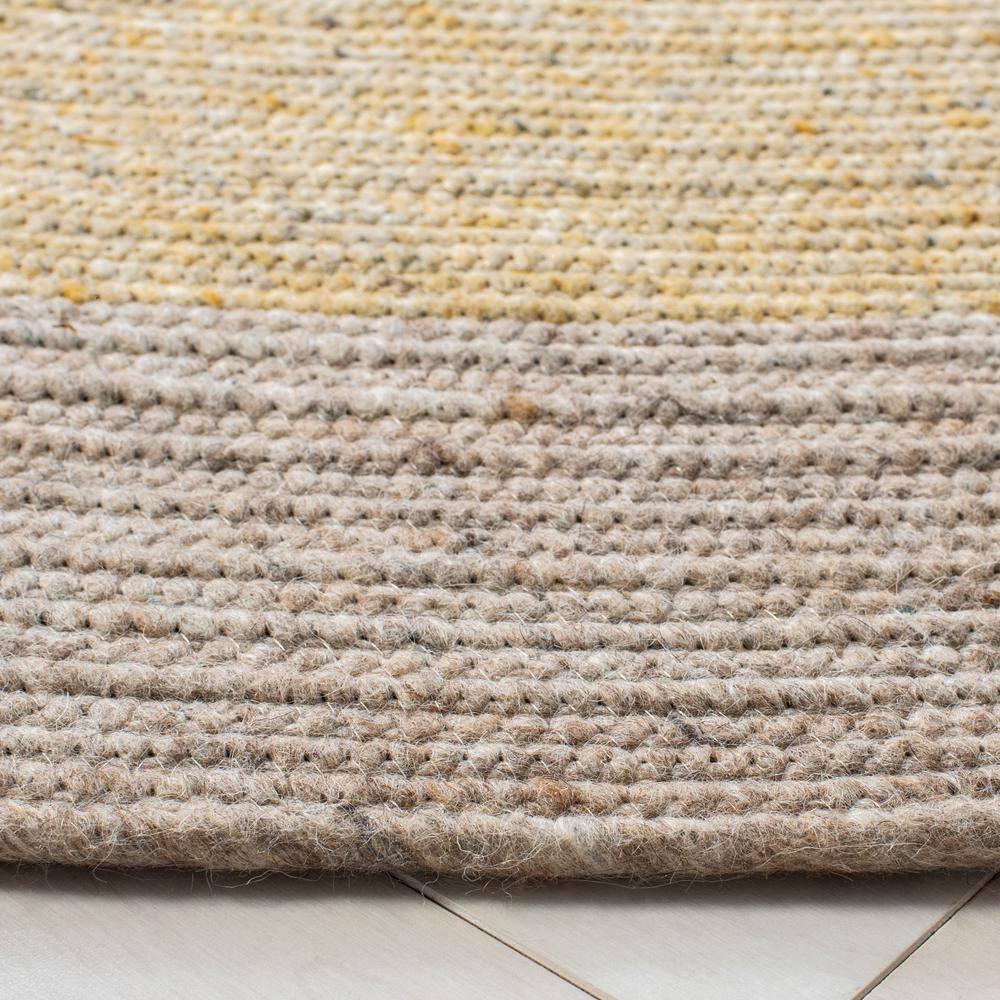 Braided BRD908 Hand Woven Area Rug - Gold/Beige - 5' round - Safavieh.