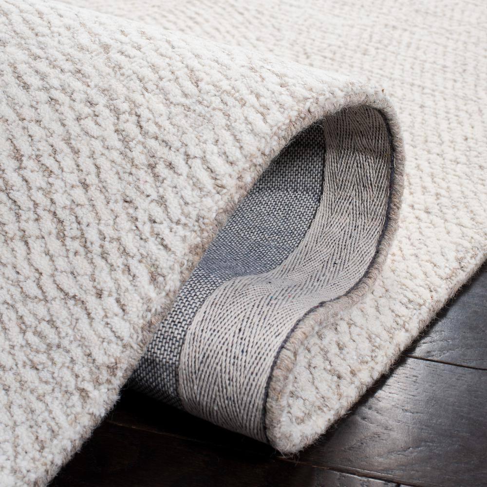 SAFAVIEH Metro Patricia Distressed Area Rug, Natural/Ivory, 2' x 3'