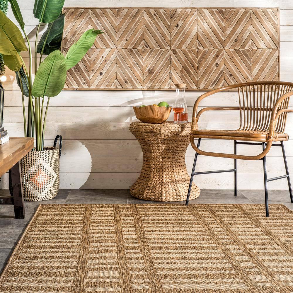nuLOOM 4' x 6' Outdoor Performance Area Rug, Stain Resistant, Weather Resistant, High Traffic, Patio, Balcony, Outside, Marin Brown