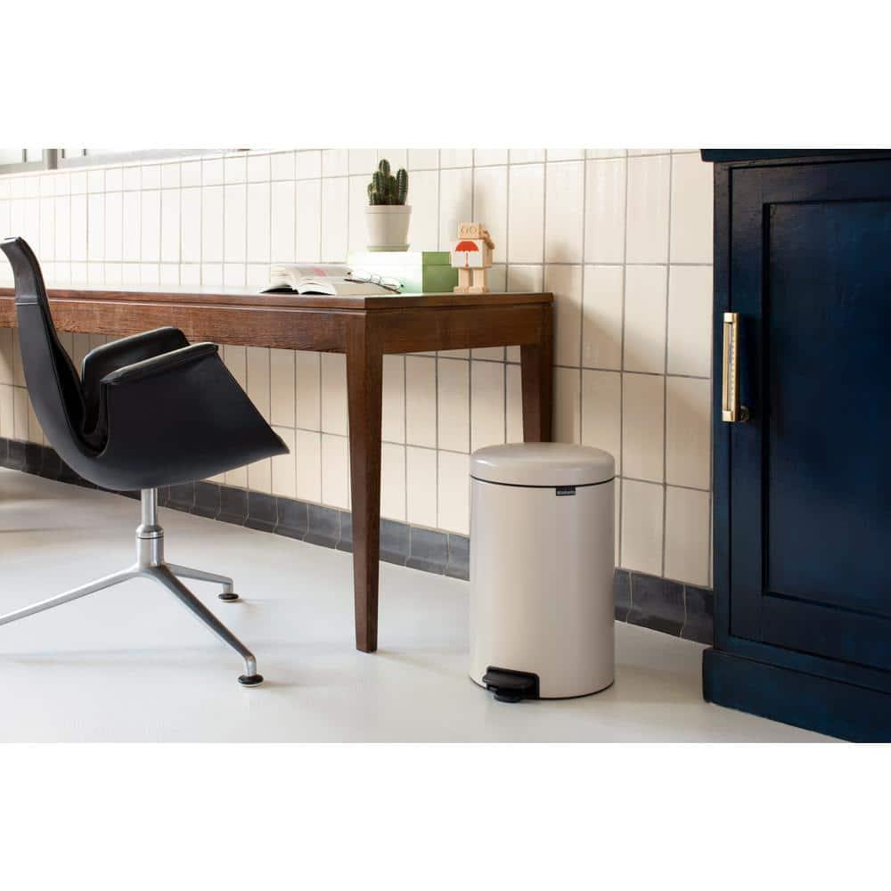 Soft Beige Round Plastic Step-On Kitchen Trash Can, 5.3 Gallons