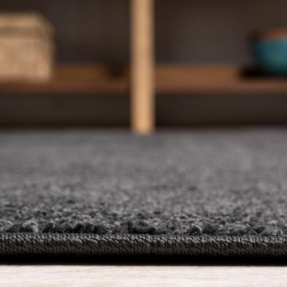5'x5' Haze Solid Low-Pile, Black - JONATHAN Y