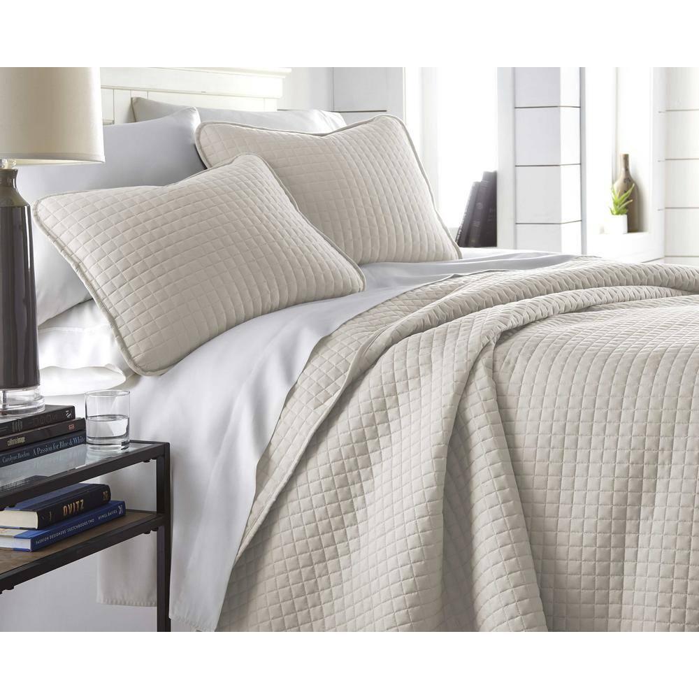 SouthShore Fine Linens Vilano Springs ® Oversized, light-weight Hotel Quality Quilt Set with matching shams