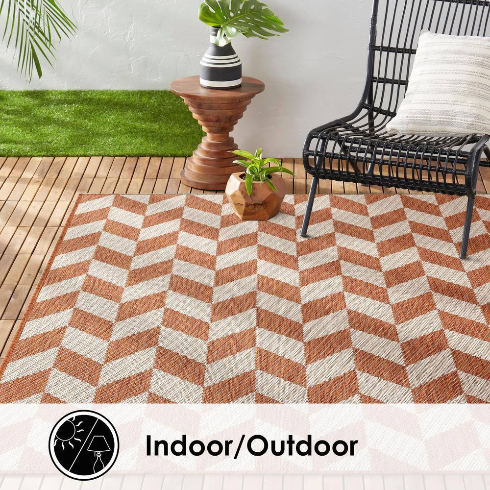 NICOLE MILLER NEW YORK Patio Country Calla Herringbone Indoor/Outdoor Area Rug, Orange/Ivory
