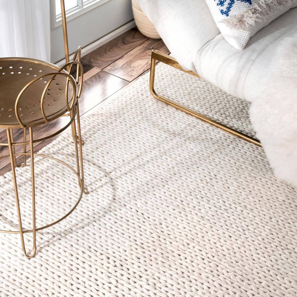 Caryatid Chunky Woolen Cable Off-White 6 ft. Round Rug
