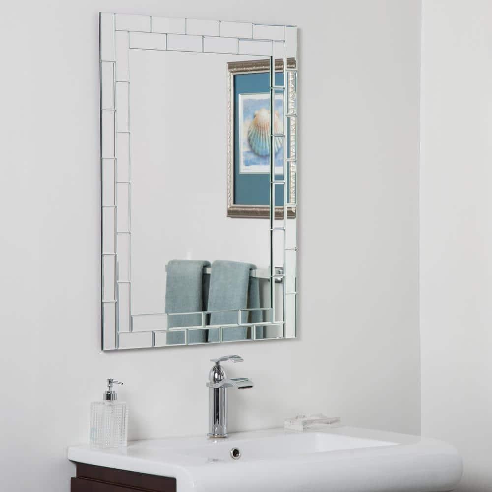 Decor Wonderland SSM414-2 Grand Street Modern Bathroom Mirror - Silver