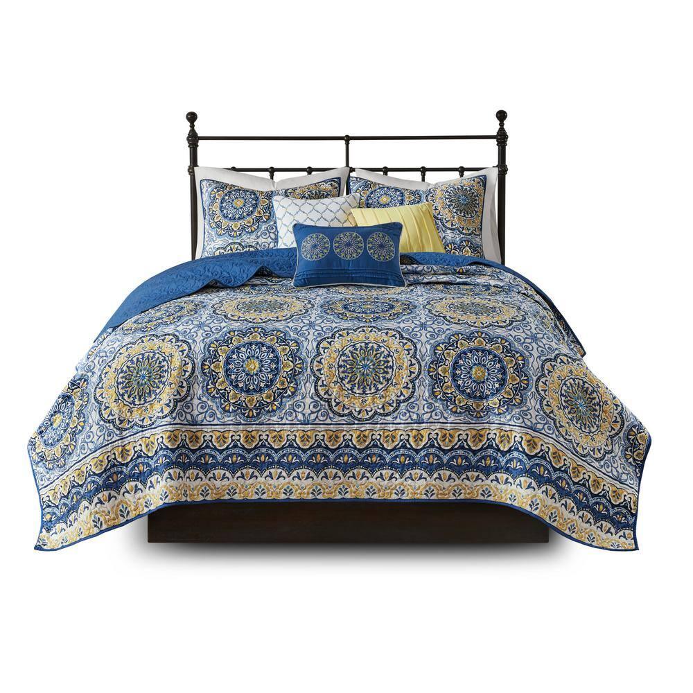 6 Piece Reversible Quilt Set with Throw Pillows