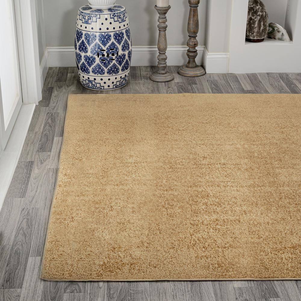 JONATHAN Y Twyla Classic Solid Low-Pile Machine-Washable Yellow 5 ft. x 8 ft. Area Rug