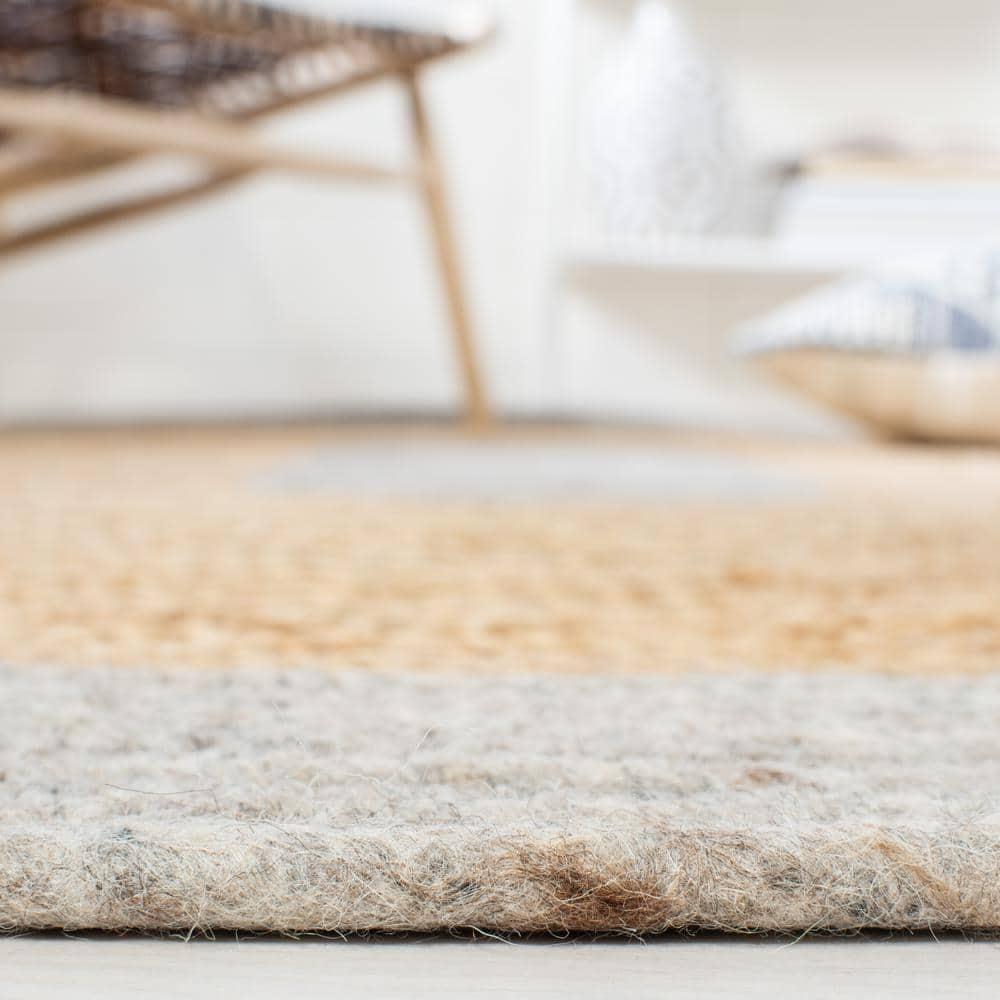 Braided BRD910 Hand Woven Indoor Area Rug - Silver/Natural - 5' Round - Safavieh