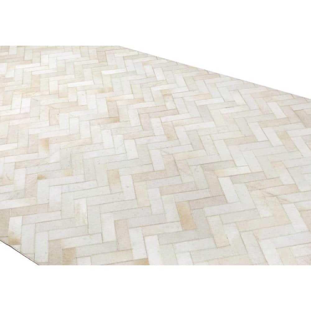 Santa Fe Collection Chevron Contemporary Leather Hand Stitched Area Rug, Cream - 5 x 8 ft.